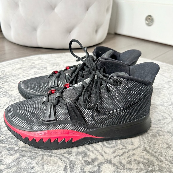 red and black kyrie 7